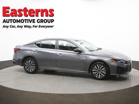 Used 2025 Nissan Altima 2.5 SV image 46