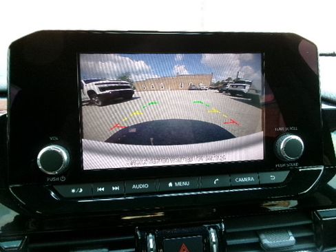 Used 2022 Nissan Pathfinder SV AWD/4WD image 26