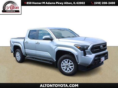 Certified 2025 Toyota Tacoma SR5 AWD/4WD image 1
