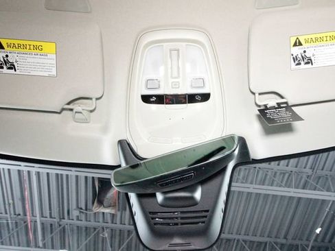 Certified 2025 Volvo XC90 B6 Plus w/ Protection Package Premier image 10