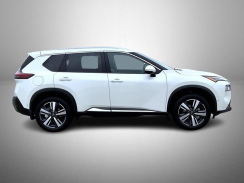 Used 2023 Nissan Rogue SL w/ SL Premium Package image 4