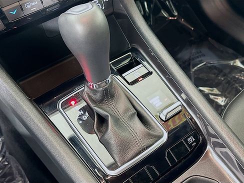 Certified 2024 Jeep Compass Latitude image 25