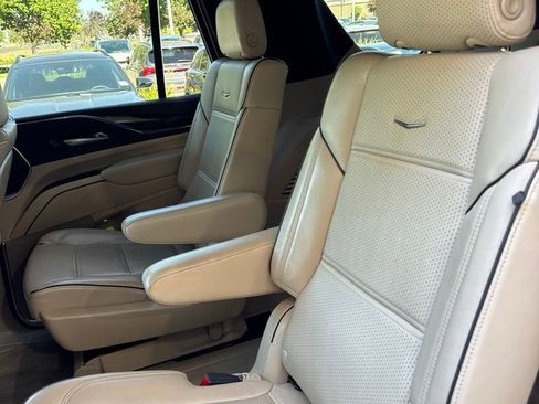 Used 2023 Cadillac Escalade Premium Luxury w/ Performance Package AWD/4WD image 12