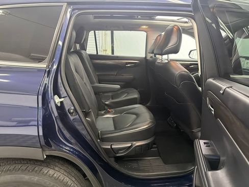 Used 2021 Toyota Highlander Platinum AWD/4WD image 17