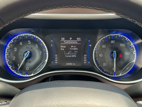 Used 2023 Chrysler Voyager LX FWD image 21