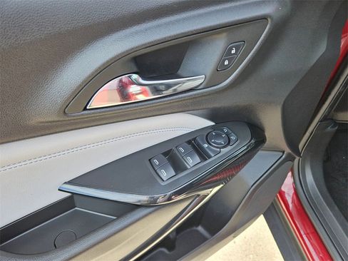 Used 2025 Chevrolet Trax LT w/ LT Convenience Package image 14