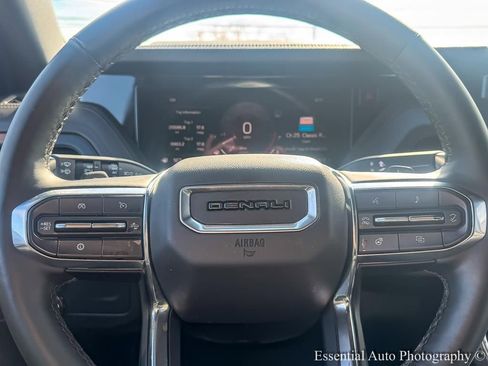 Used 2025 GMC Yukon Denali image 14