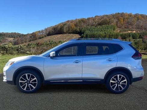 Used 2020 Nissan Rogue SL w/ Premium Package image 4