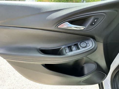 Used 2023 Buick Encore GX Preferred w/ Cold Weather Comfort Package AWD/4WD image 16