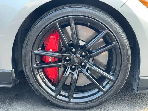 Used 2020 Ford Mustang Shelby GT500 w/ Technology Package RWD image 21