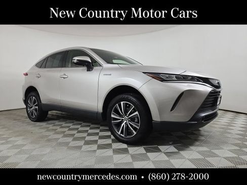 Used 2021 Toyota Venza LE AWD/4WD image 1