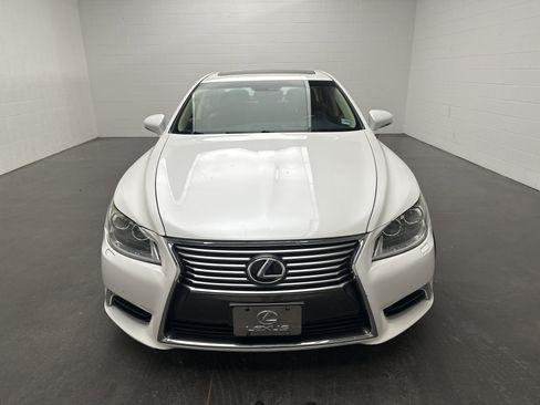 Used 2014 Lexus LS 460 AWD w/ Comfort Package image 4