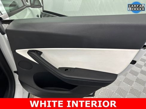 Used 2021 Tesla Model Y Long Range image 14