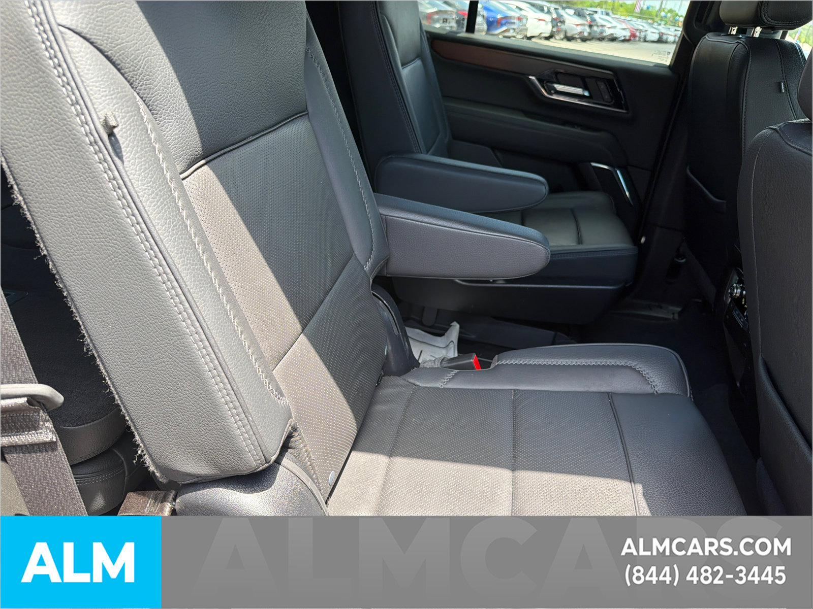 Used 2025 GMC Yukon Denali AWD/4WD image 17