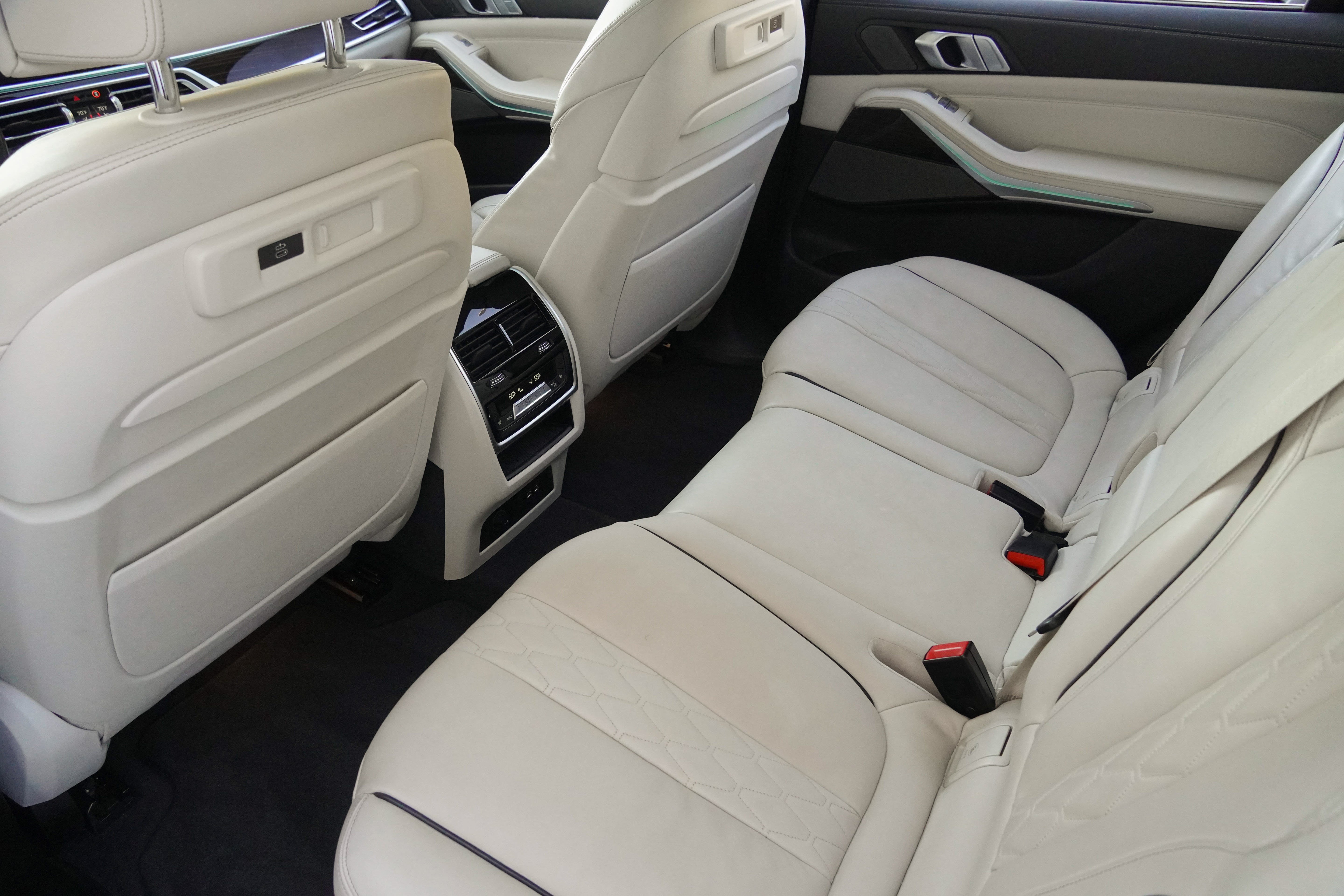 Used 2020 BMW X7 xDrive40i w/ Premium Package AWD/4WD image 37