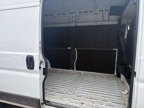 Used 2023 RAM ProMaster 2500 FWD image 11
