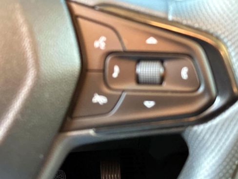 Used 2025 Chevrolet TrailBlazer LT w/ Driver Confidence Package image 15