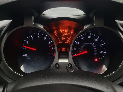 Used 2015 Nissan Juke S image 23