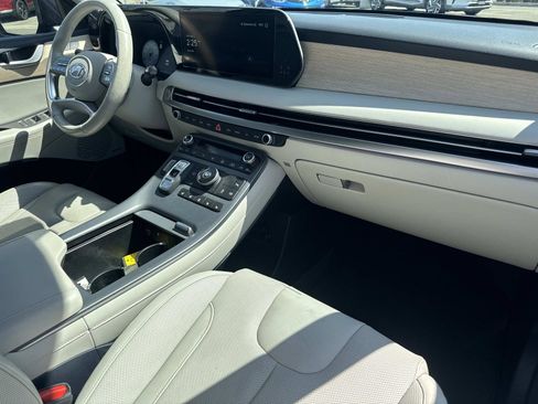 Used 2024 Hyundai Palisade Limited image 24