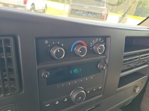 Used 2012 GMC Savana 1500 RWD image 29