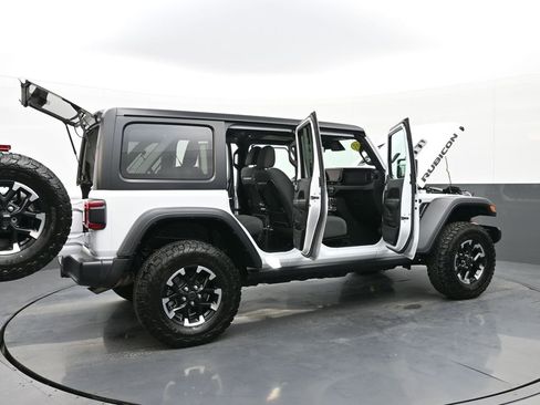 Used 2025 Jeep Wrangler Unlimited Rubicon image 55