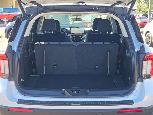 New 2025 Ford Explorer Active image 4