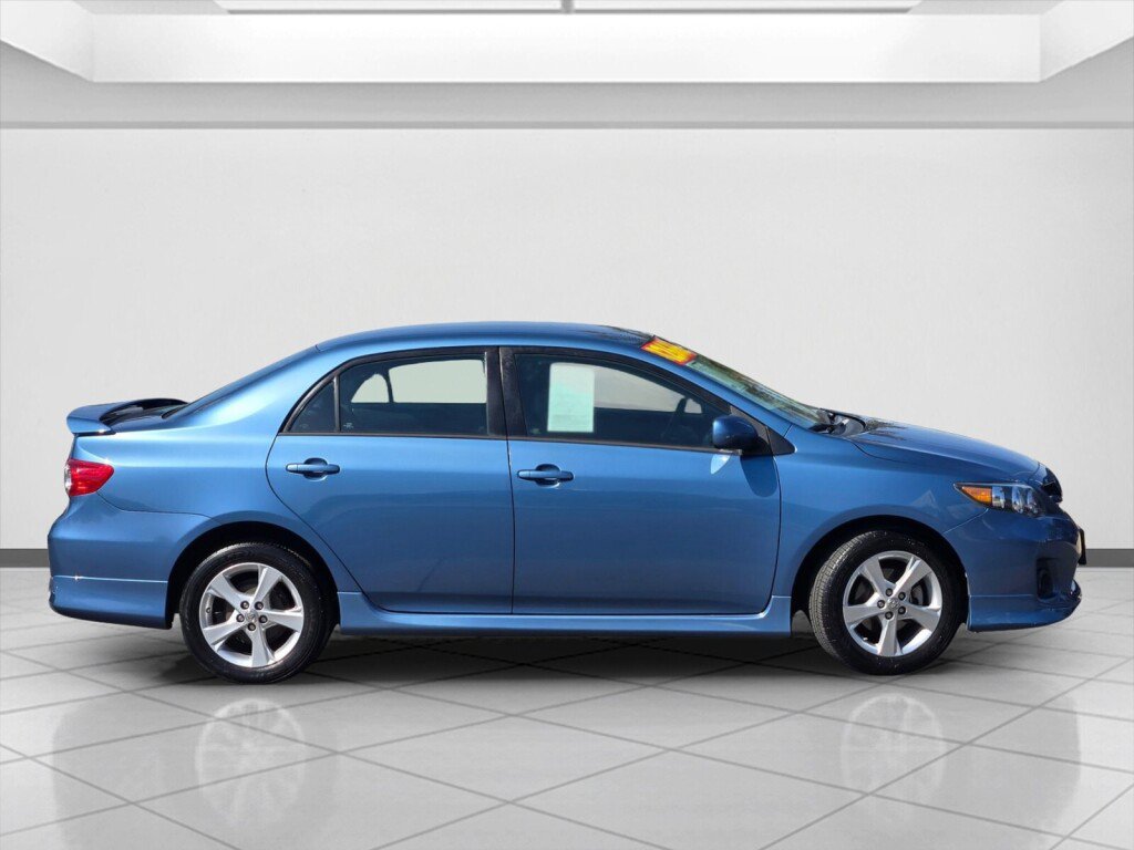 Used 2013 Toyota Corolla S FWD image 4