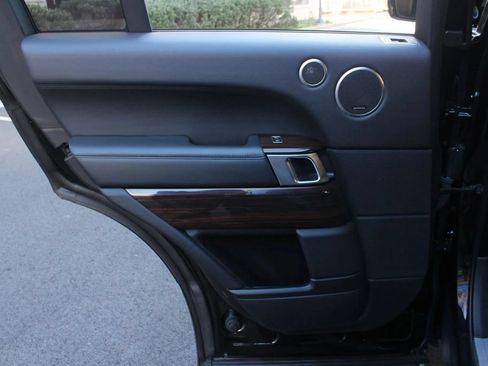 Used 2015 Land Rover Range Rover Supercharged AWD/4WD image 19