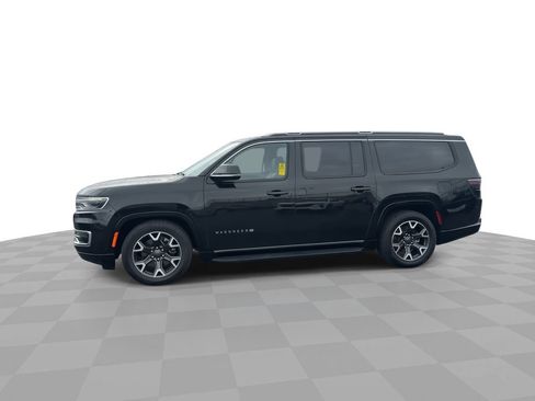 Used 2024 Jeep Wagoneer L Series III w/ Flexible Seating Group AWD/4WD image 5