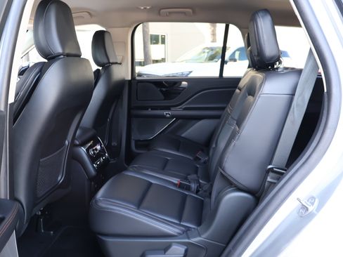 Used 2021 Lincoln Aviator 2WD w/ Elements Package image 17