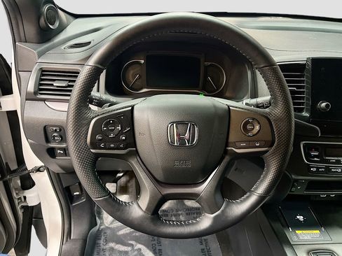Used 2025 Honda Passport EX-L image 11