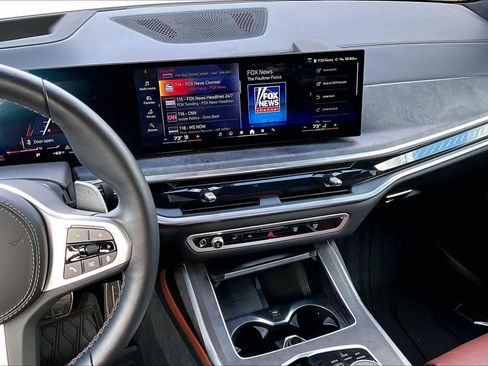 Certified 2025 BMW X7 M60i image 6