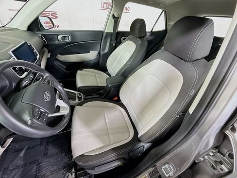 Certified 2023 Hyundai Venue SEL FWD image 26