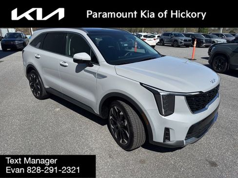 Used 2025 Kia Sorento SX image 3