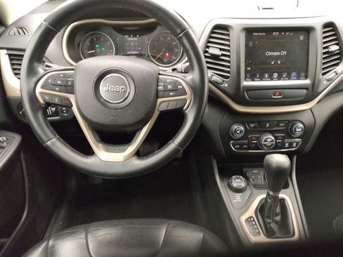 Used 2015 Jeep Cherokee Latitude w/ Comfort/Convenience Group AWD/4WD image 22