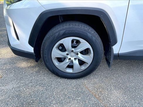 Certified 2022 Toyota RAV4 LE AWD/4WD image 7