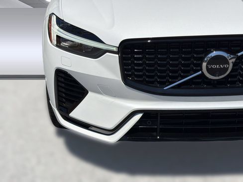 Certified 2024 Volvo XC60 T8 Ultimate w/ Protection Package Premier AWD/4WD image 28