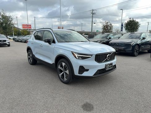 New 2026 Volvo XC40 B5 Core image 8