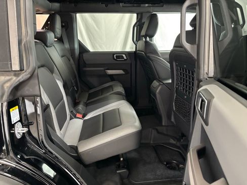 Used 2022 Ford Bronco Black Diamond image 14