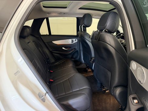 Used 2019 Mercedes-Benz GLC 300 4MATIC image 31
