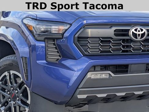 Used 2025 Toyota Tacoma TRD Sport image 3