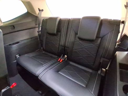 Used 2024 Volkswagen Atlas SE image 27