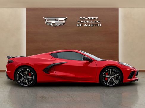 Used 2021 Chevrolet Corvette Stingray Preferred Cpe w/ Z51 Performance Package RWD image 5