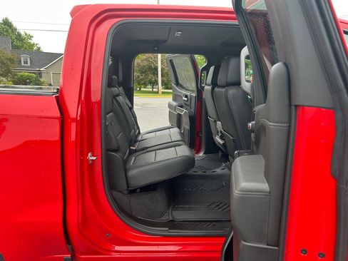 Used 2021 Chevrolet Silverado 1500 LT Trail Boss w/ Convenience Package II image 31