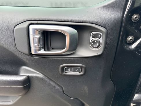 Used 2019 Jeep Wrangler Unlimited Rubicon AWD/4WD image 26