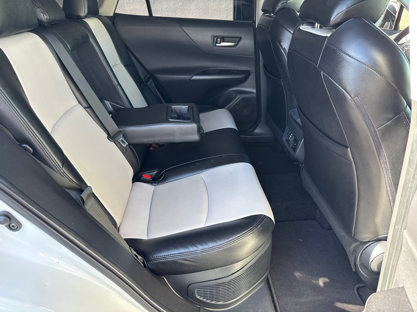 Used 2021 Toyota Venza LE w/ Carpet Mat Package (TMS) AWD/4WD image 19