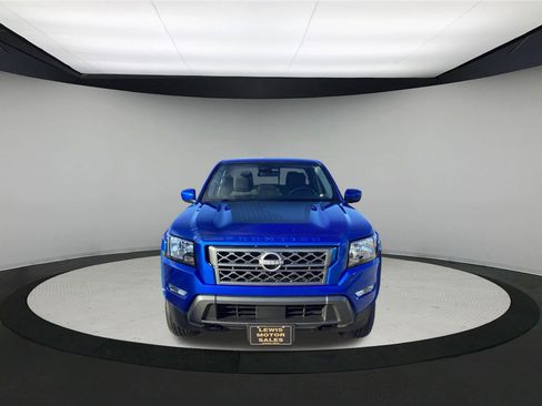 Used 2024 Nissan Frontier SV w/ SV Convenience Package image 3