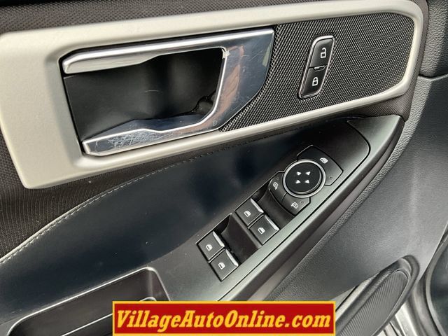 Used 2020 Ford Explorer XLT w/ Comfort Package AWD/4WD image 15