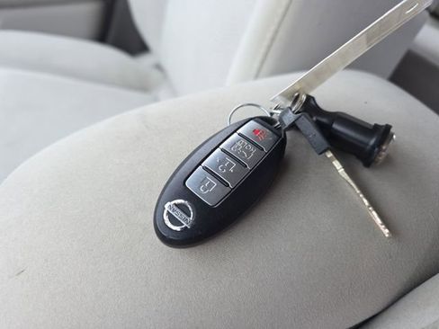 Used 2013 Nissan Leaf SV image 29