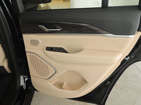 New 2026 Jeep Grand Cherokee Limited RWD image 15
